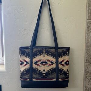 Selling a beautiful Pendleton Purse and matching wallet.